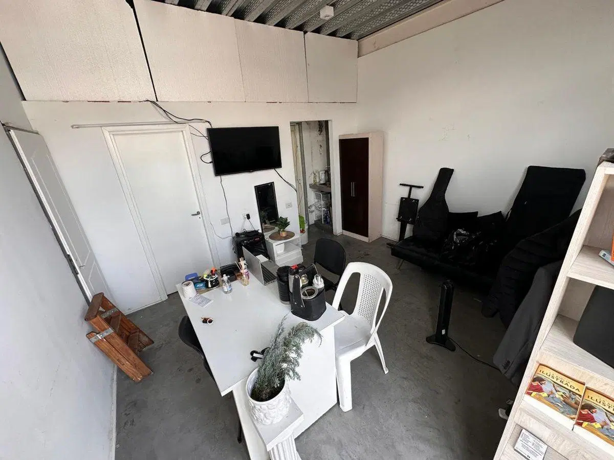 LOCAL EN VENTA BERAZATEGUI OPORTUNIDAD 3