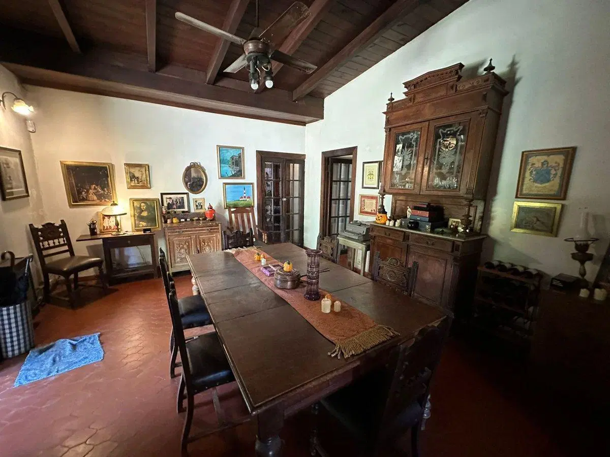 CASA EN VENTA GONNET CASTELLS QUINCHO Y PILETA 5