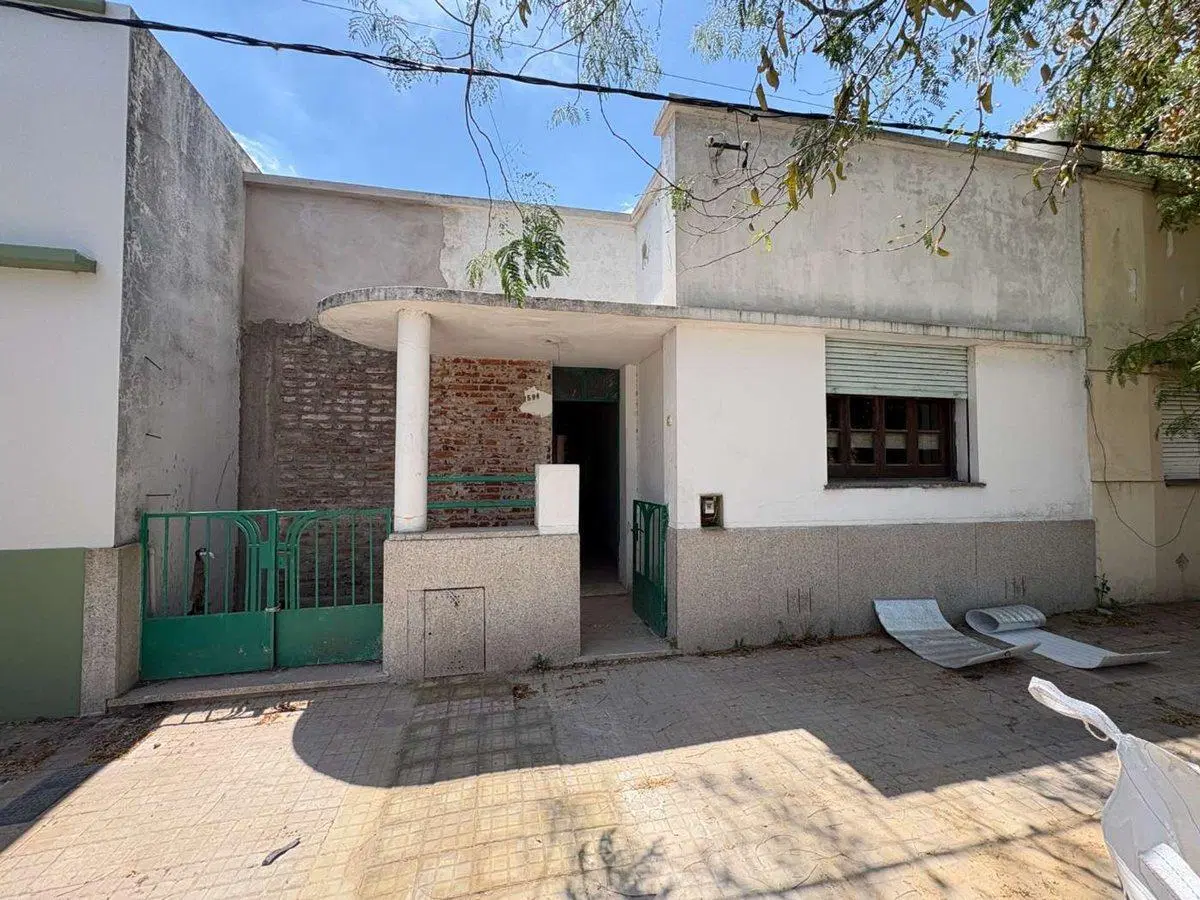 CASA EN VENTA LA PLATA RECICLADA A NUEVO 2