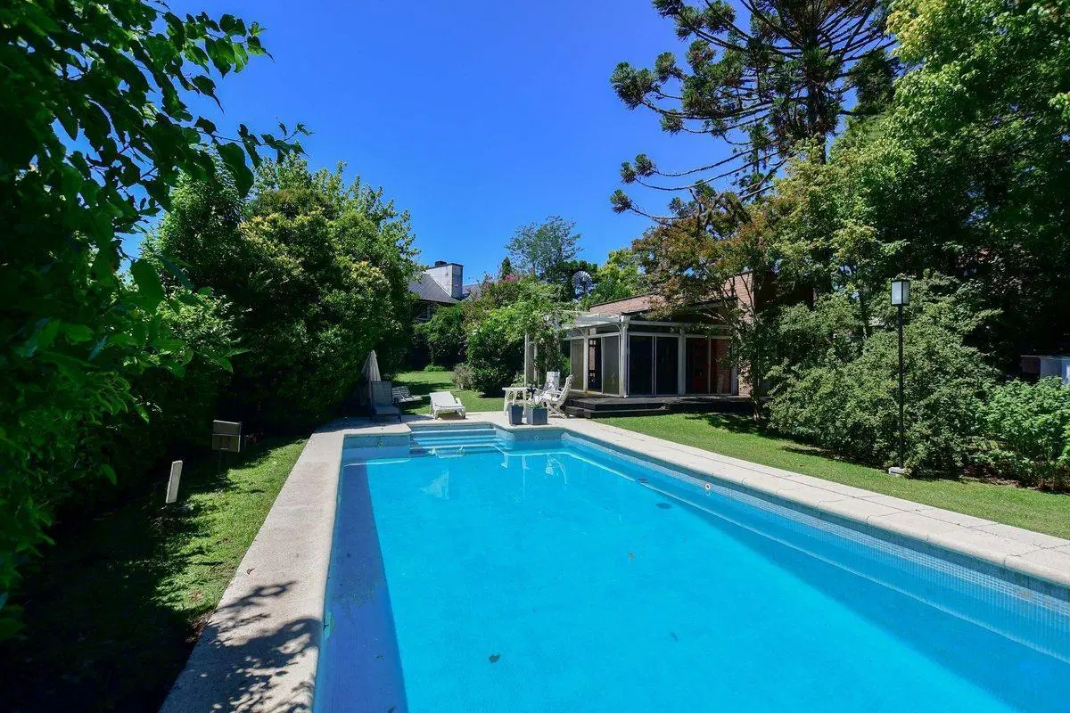 CASA EN VENTA GONNET 5 DORMITORIOS ENTRE CAMINOS 4