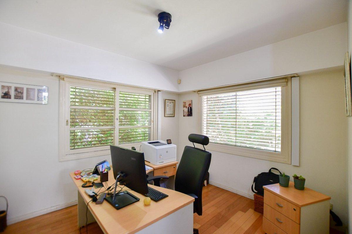 Foto de CASA EN VENTA GONNET 5 DORMITORIOS ENTRE CAMINOS, imagen 3