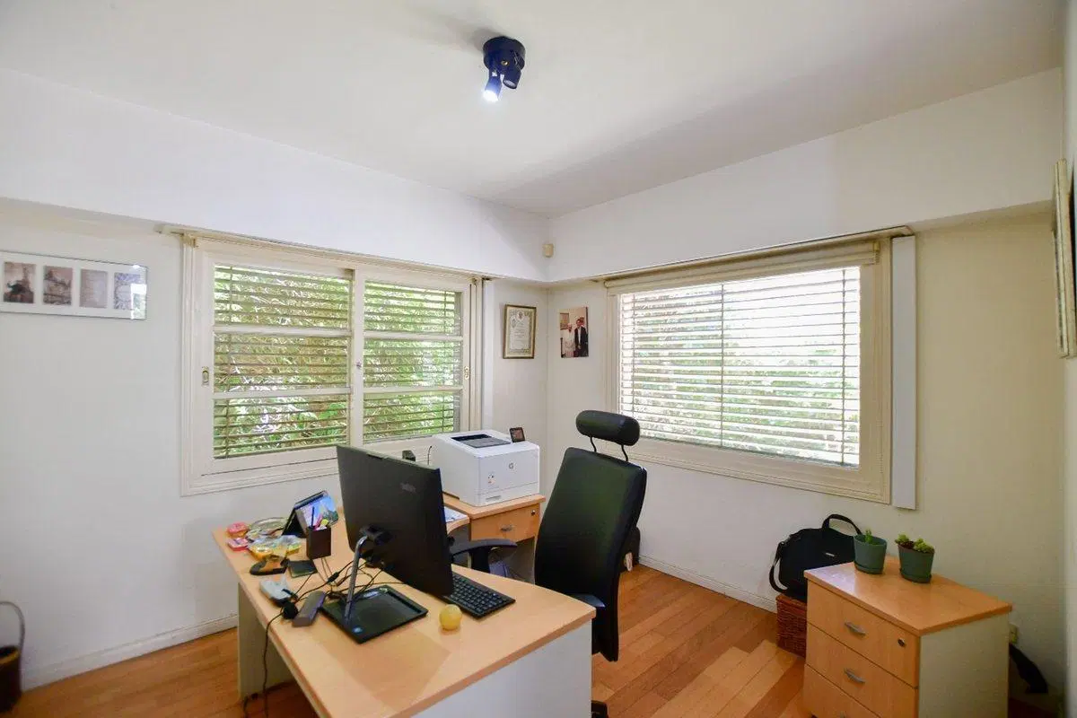 CASA EN VENTA GONNET 5 DORMITORIOS ENTRE CAMINOS 3