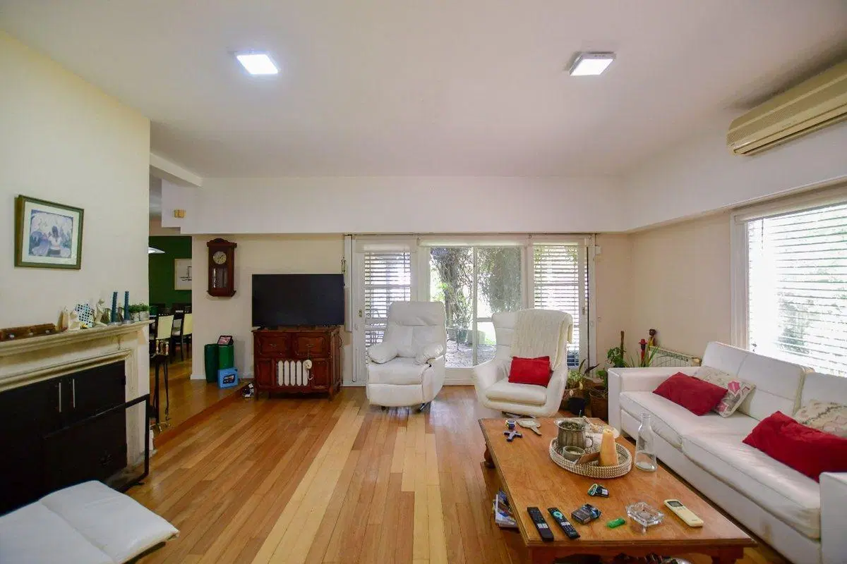 CASA EN VENTA GONNET 5 DORMITORIOS ENTRE CAMINOS 2