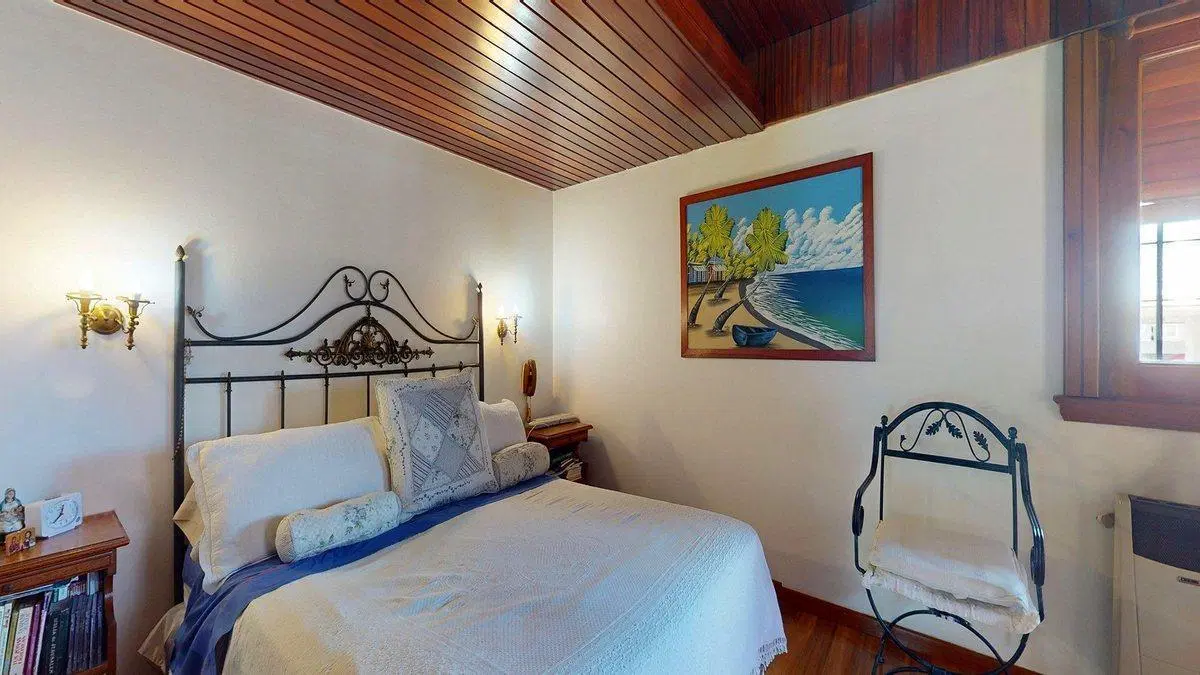 CASA EN VENTA RINGUELET 3 DORMITORIOS PILETA 3