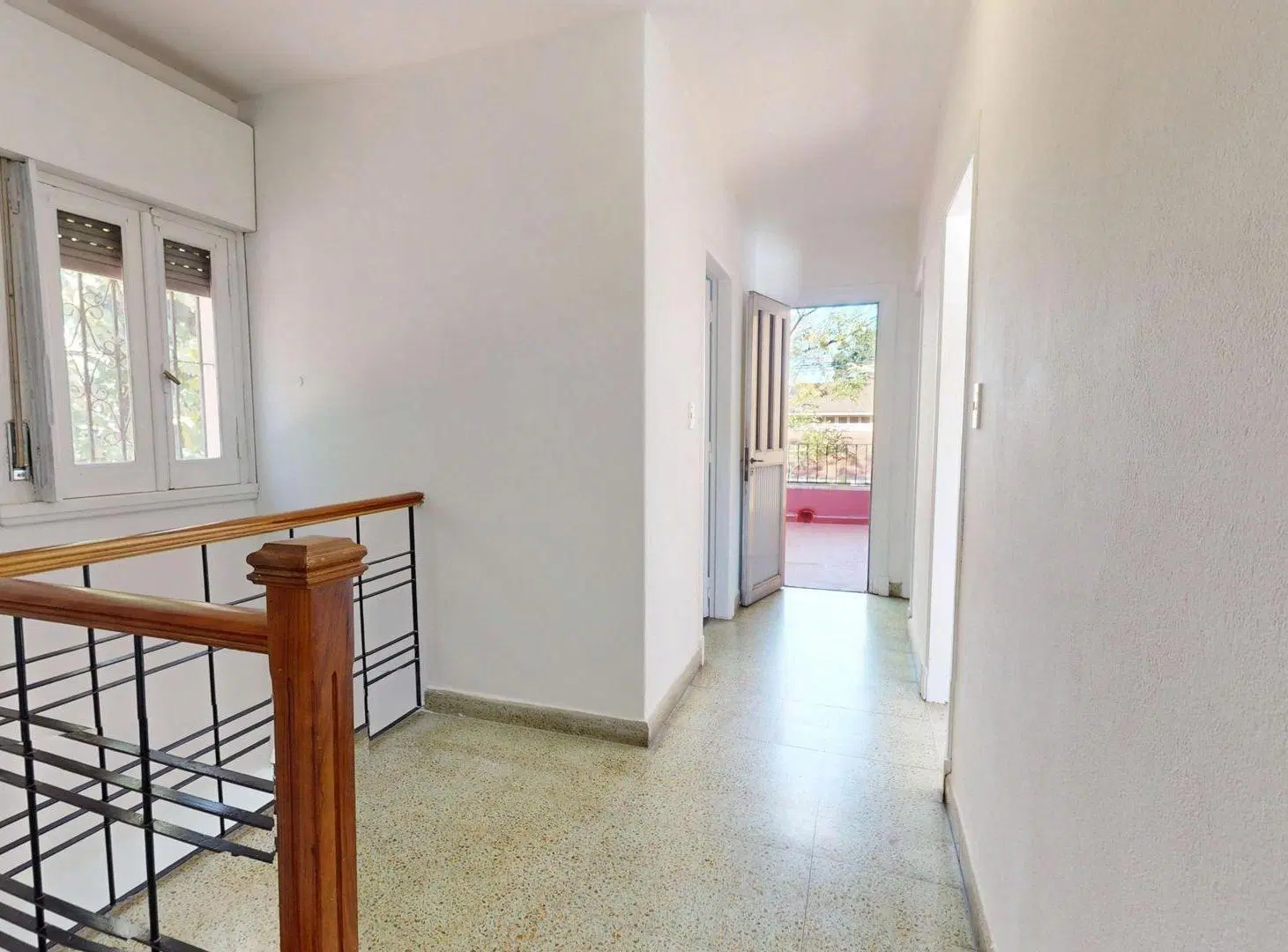 CASA EN VENTA FLORENCIO VARELA 6 AMBIENTES 2
