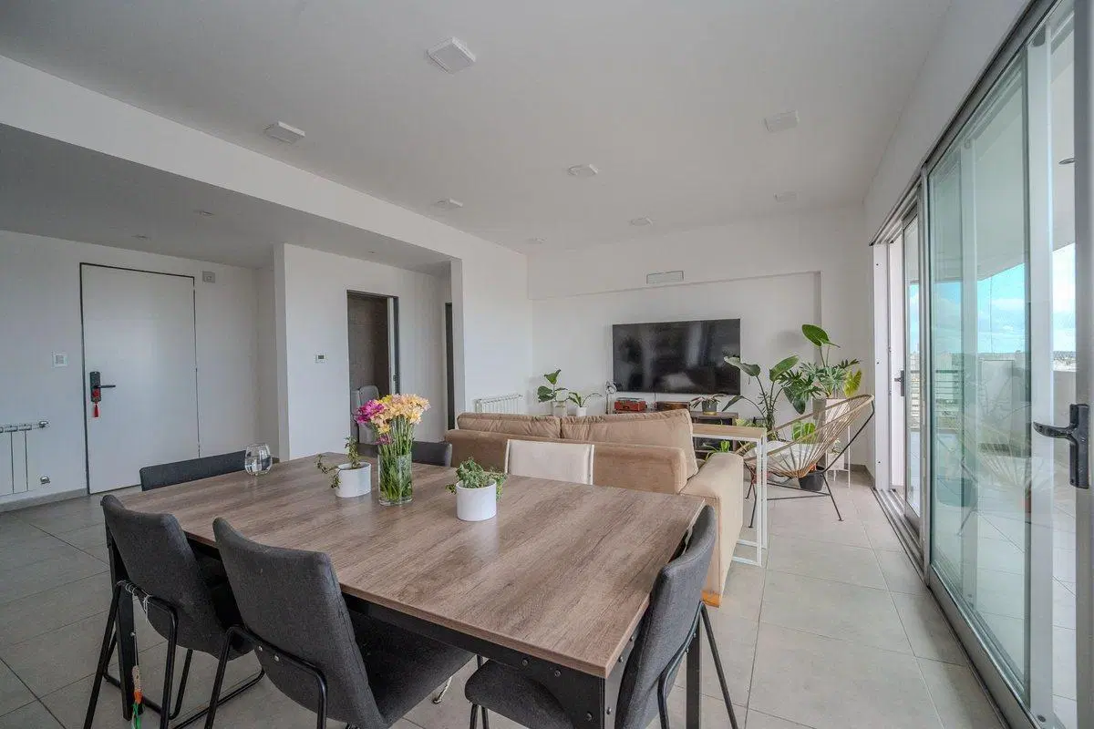 SEMIPISO EN VENTA LA PLATA COCHERA CUBIERTA 4