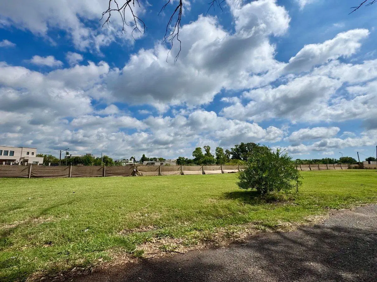 LOTE EN VENTA EN PUEBLO I 8