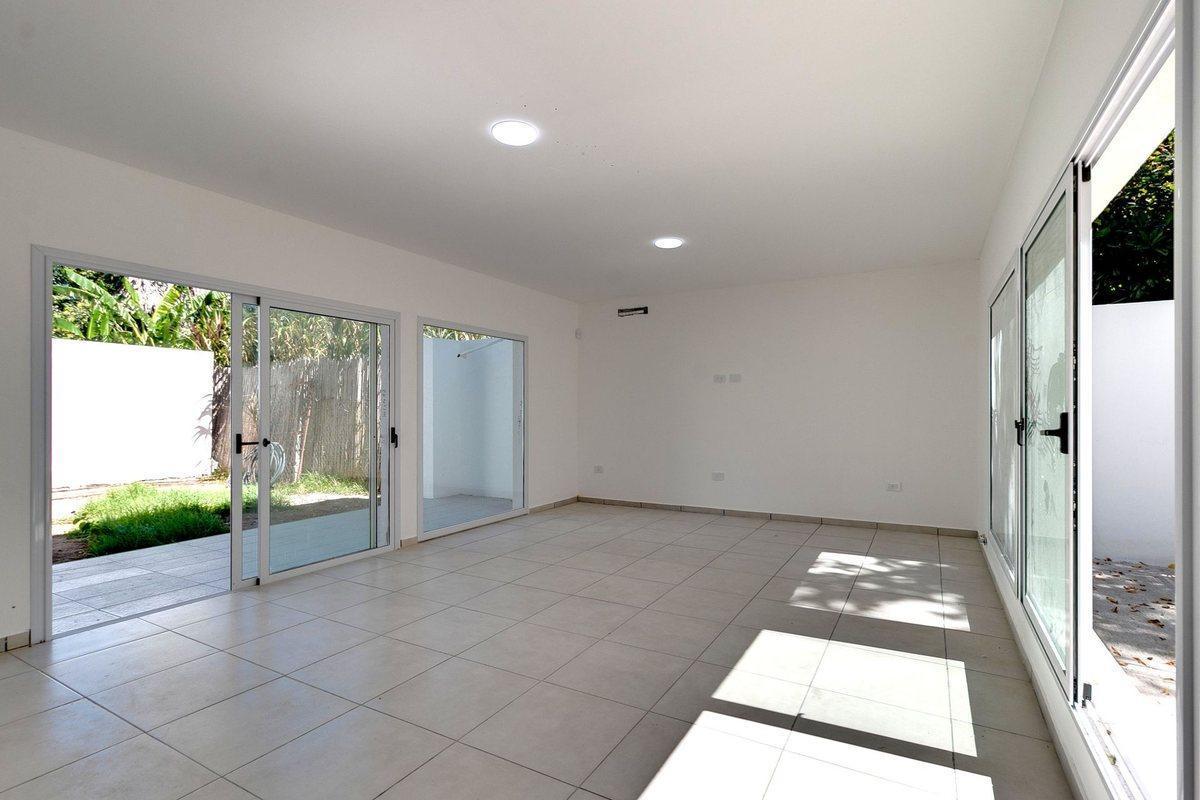 Foto de Casa en venta City Bell. 3 dormitorios. A estrenar, imagen 4