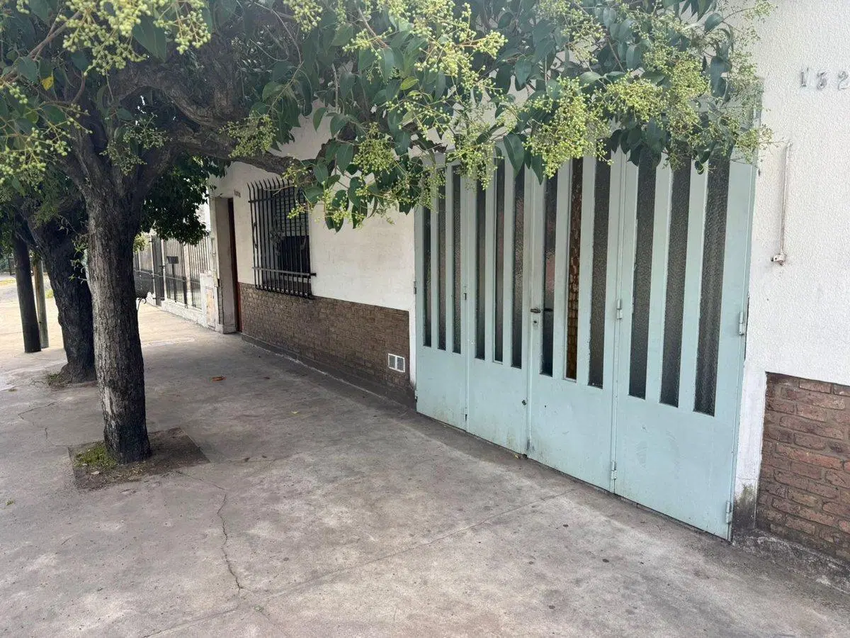 CASA EN VENTA QUILMES 4