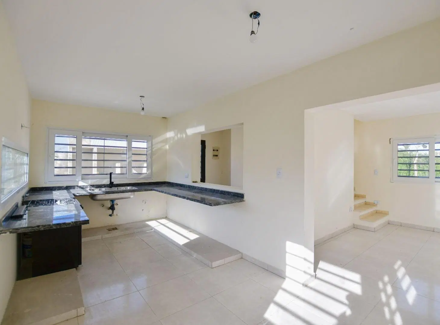 CASA EN VENTA EN LISANDRO OLMOS COCHERA 4