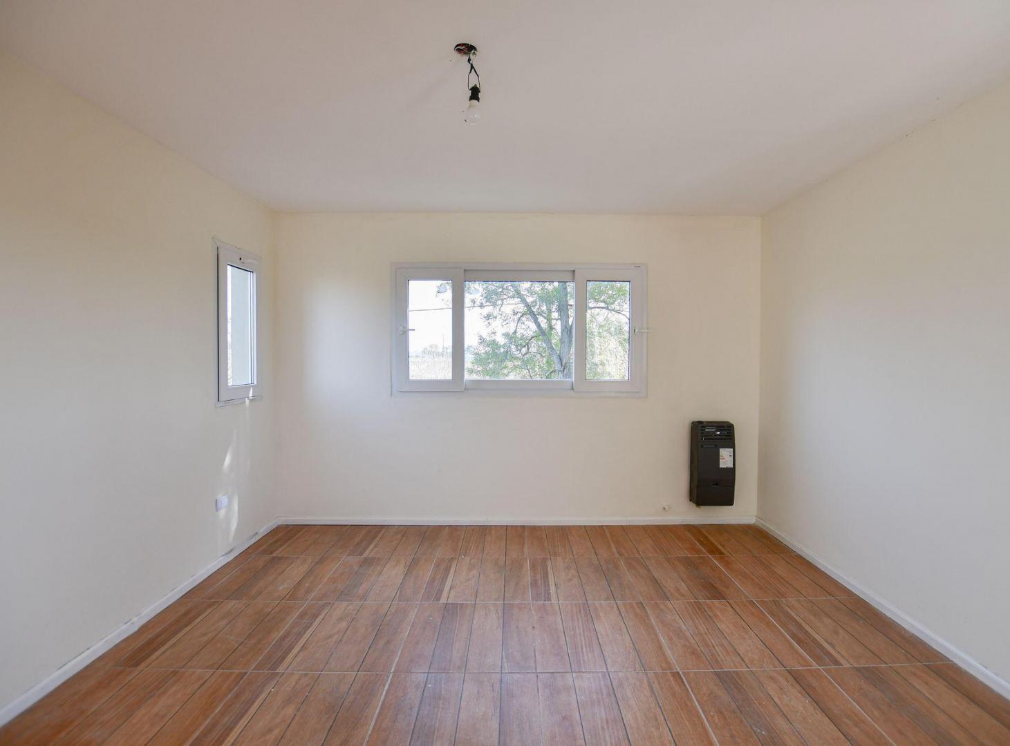 Foto de CASA EN VENTA EN LISANDRO OLMOS COCHERA, imagen 5