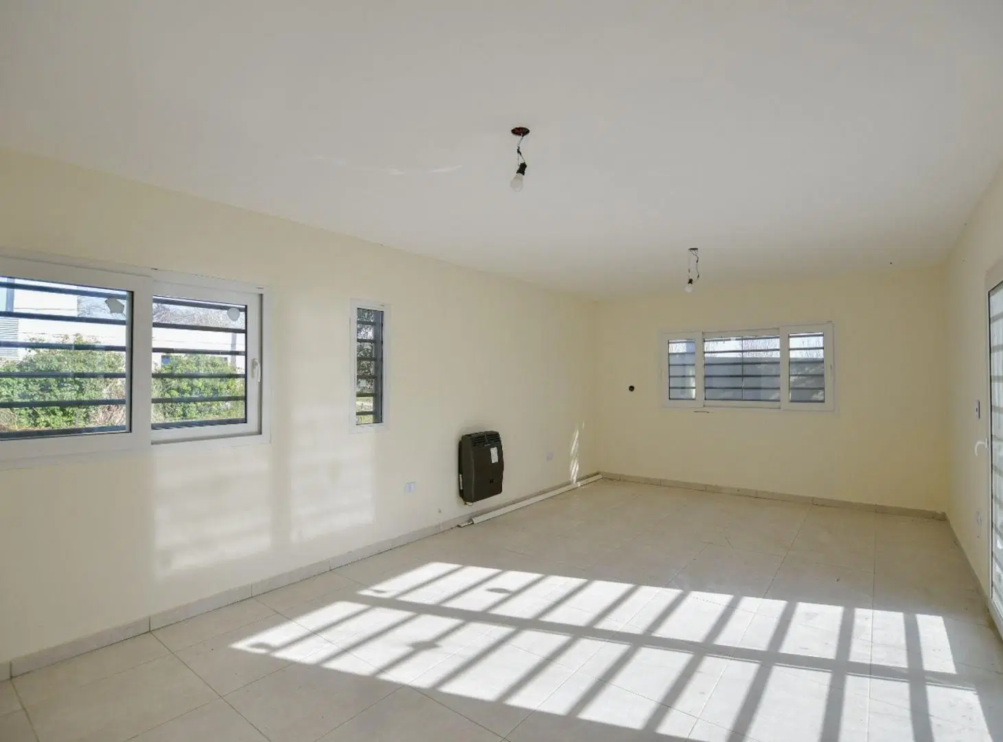 CASA EN VENTA EN LISANDRO OLMOS COCHERA 2