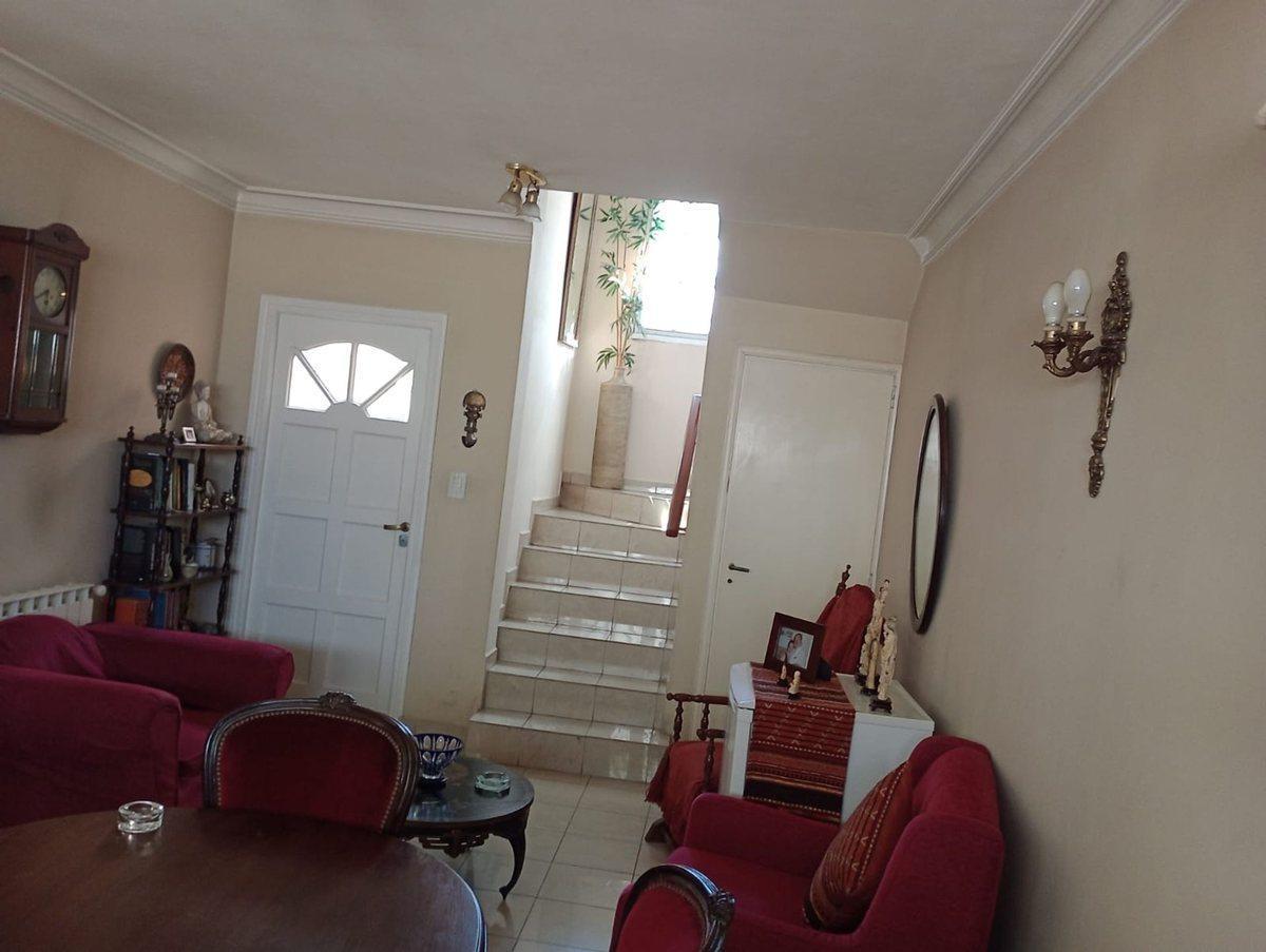 Foto de CASA VENTA LA PLATA 4 DORMITORIOS COCHERA PARQUE, imagen 3