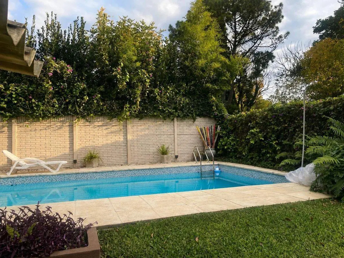 CASA VENTA CITY BELL 3 DORMITORIOS CON PILETA 5