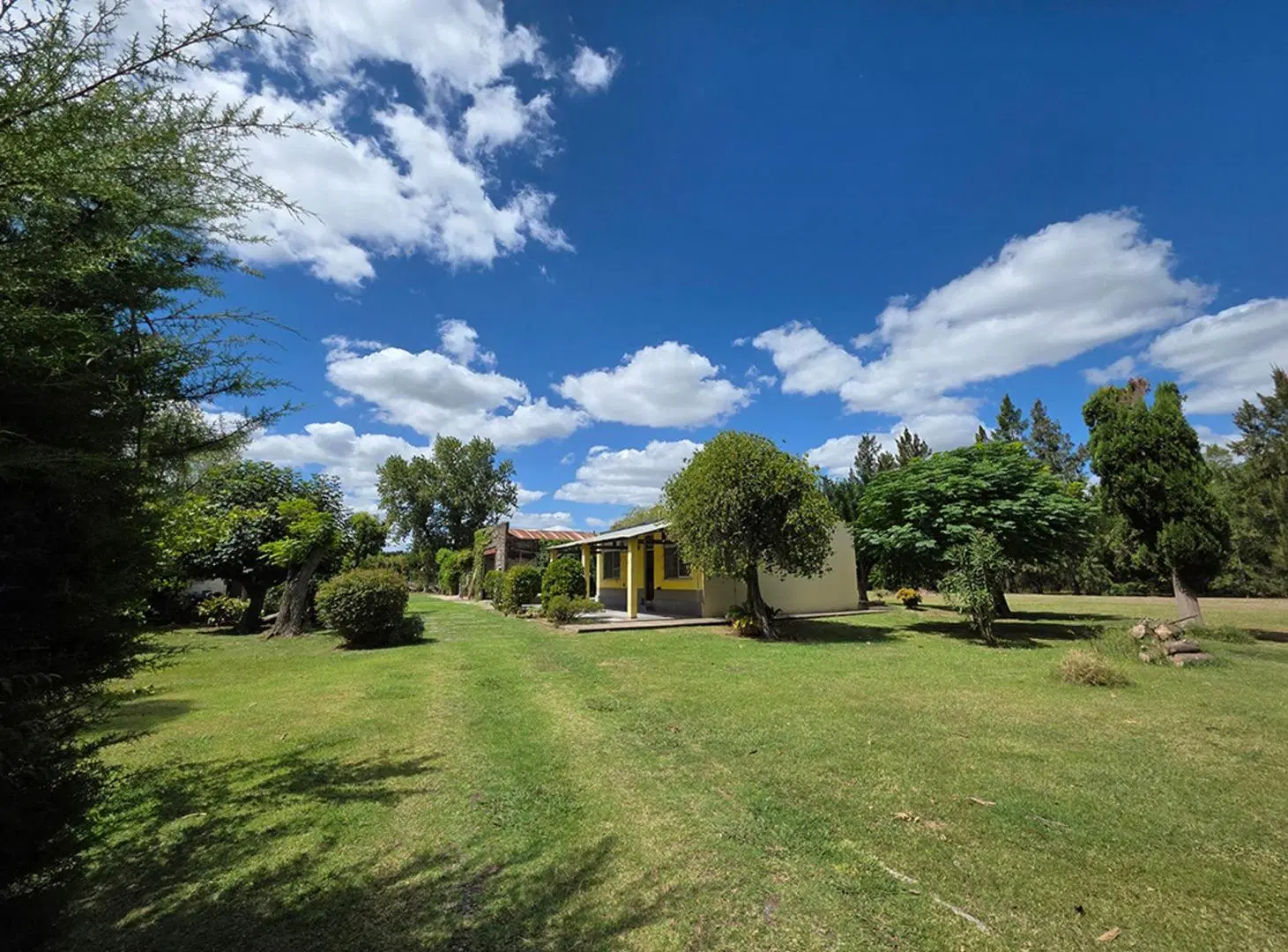 CASA EN VENTA ABASTO ESTANCIA CHICA 2