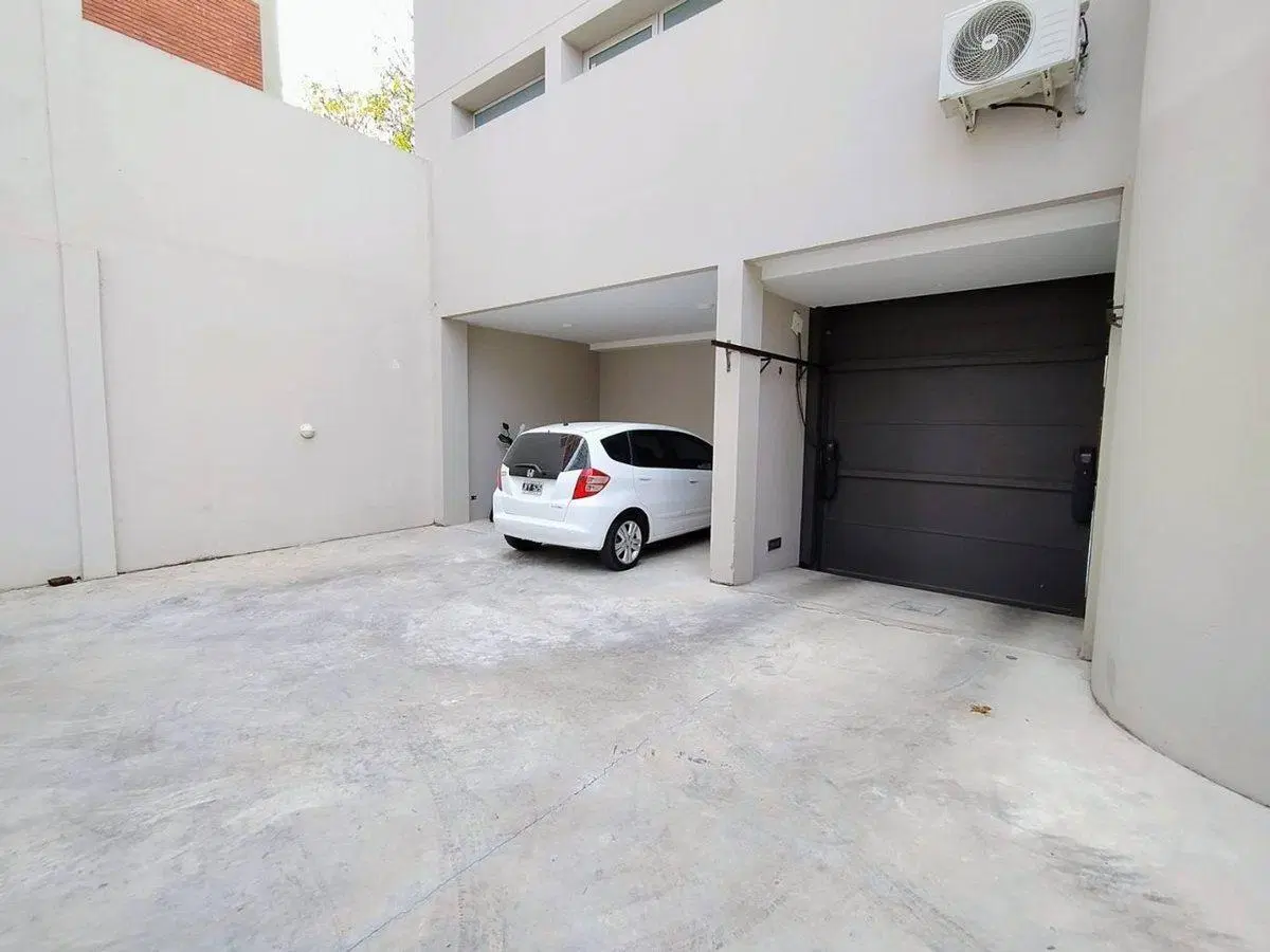 Edificio de oficinas. Venta La Plata. 2 cocheras 3