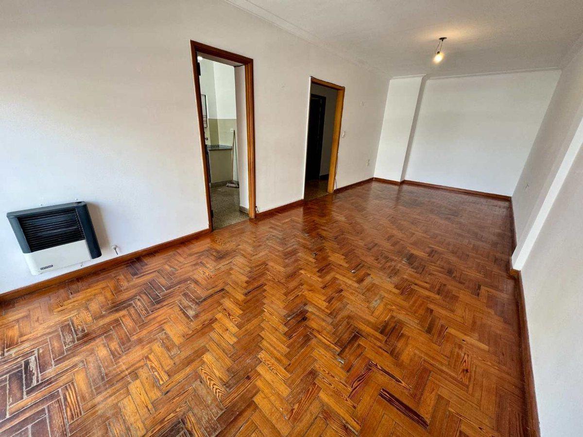 Foto de DEPARTAMENTO VENTA LA PLATA 3 DORMITORIOS BALCON, imagen 1
