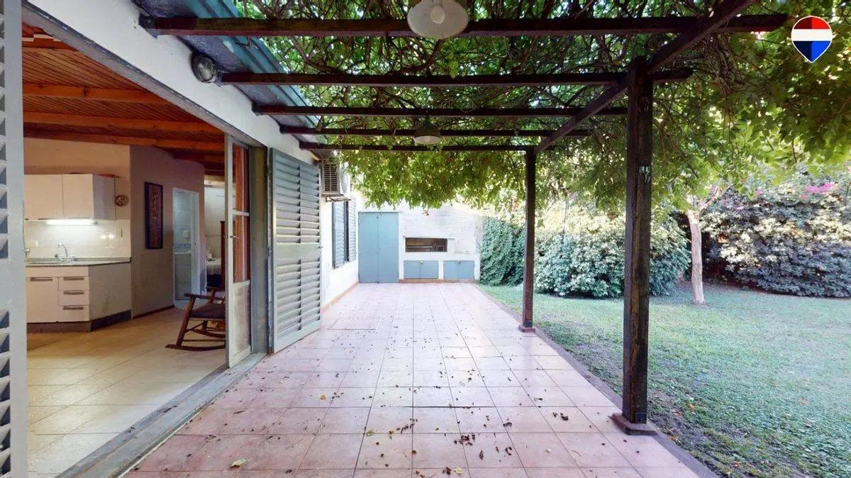 CASA EN VENTA CITY BELL PILETA 1 DORMITORIO 8