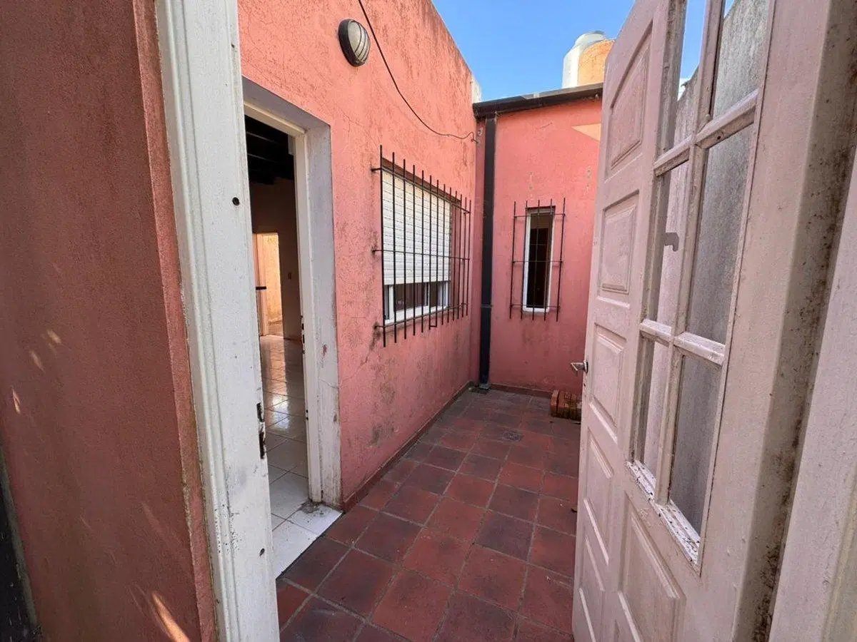 DEPARTAMENTO VENTA BERISSO 1 DORMITORIO 2 PATIOS 4