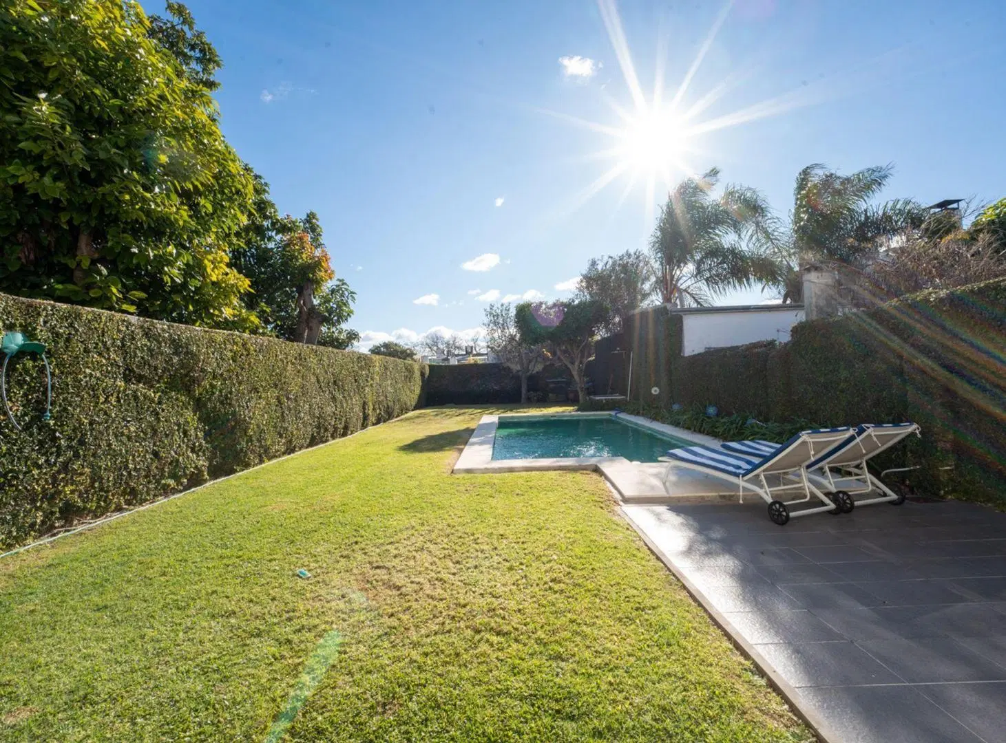 CASA EN VENTA LA PLATA 3 DORMITORIOS PILETA 8