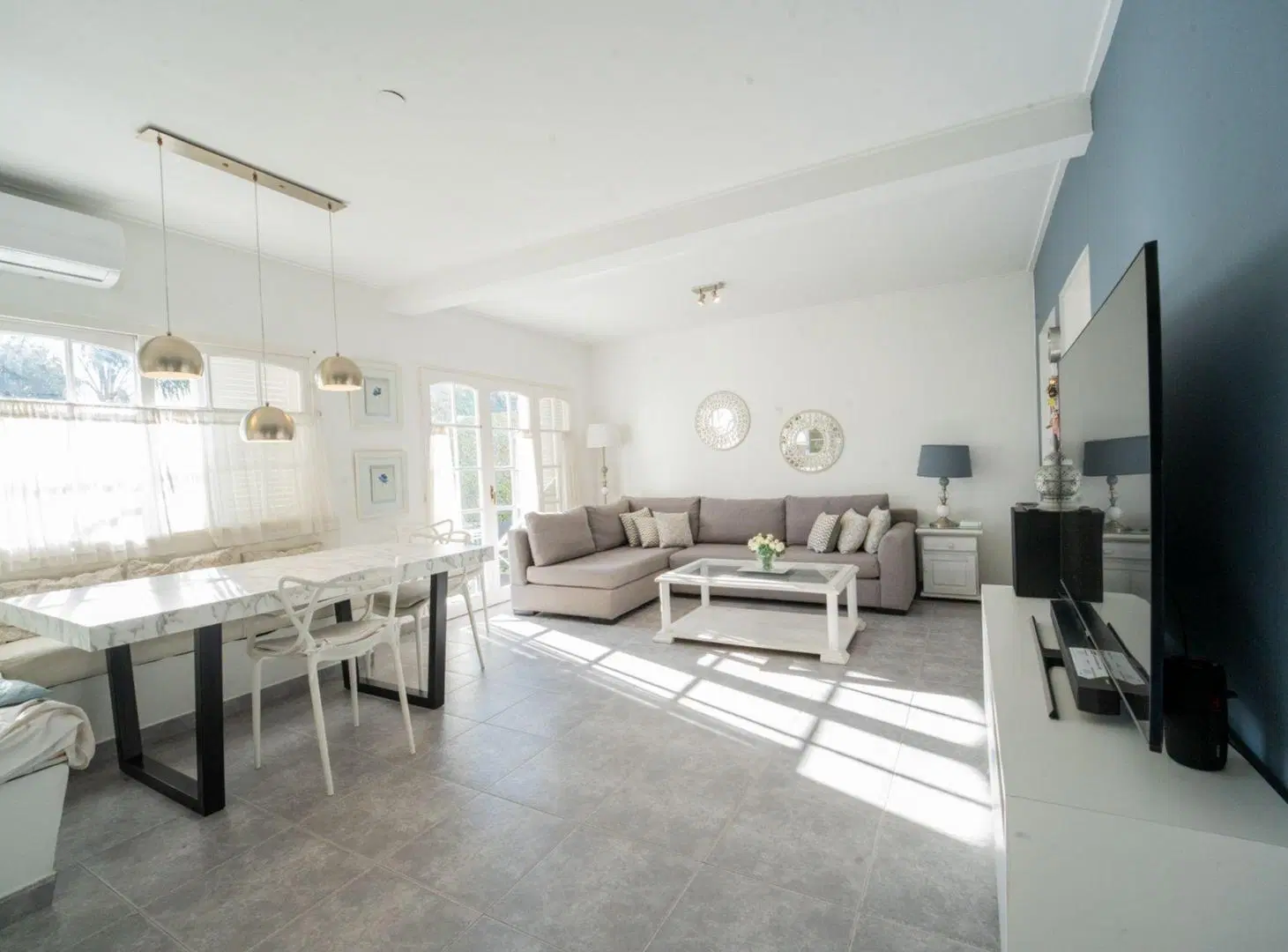 CASA EN VENTA LA PLATA 3 DORMITORIOS PILETA 2