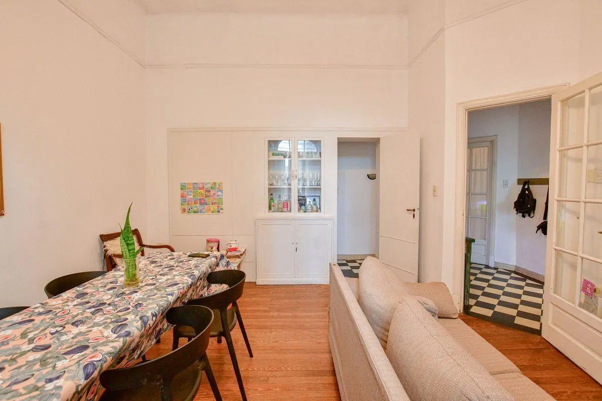 CASA EN VENTA LA PLATA 2 DORMITORIOS COCHERA 8