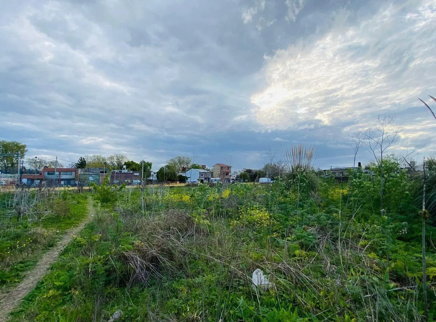 LOTE EN VENTA GONNET BARRIO DON JULIAN 4