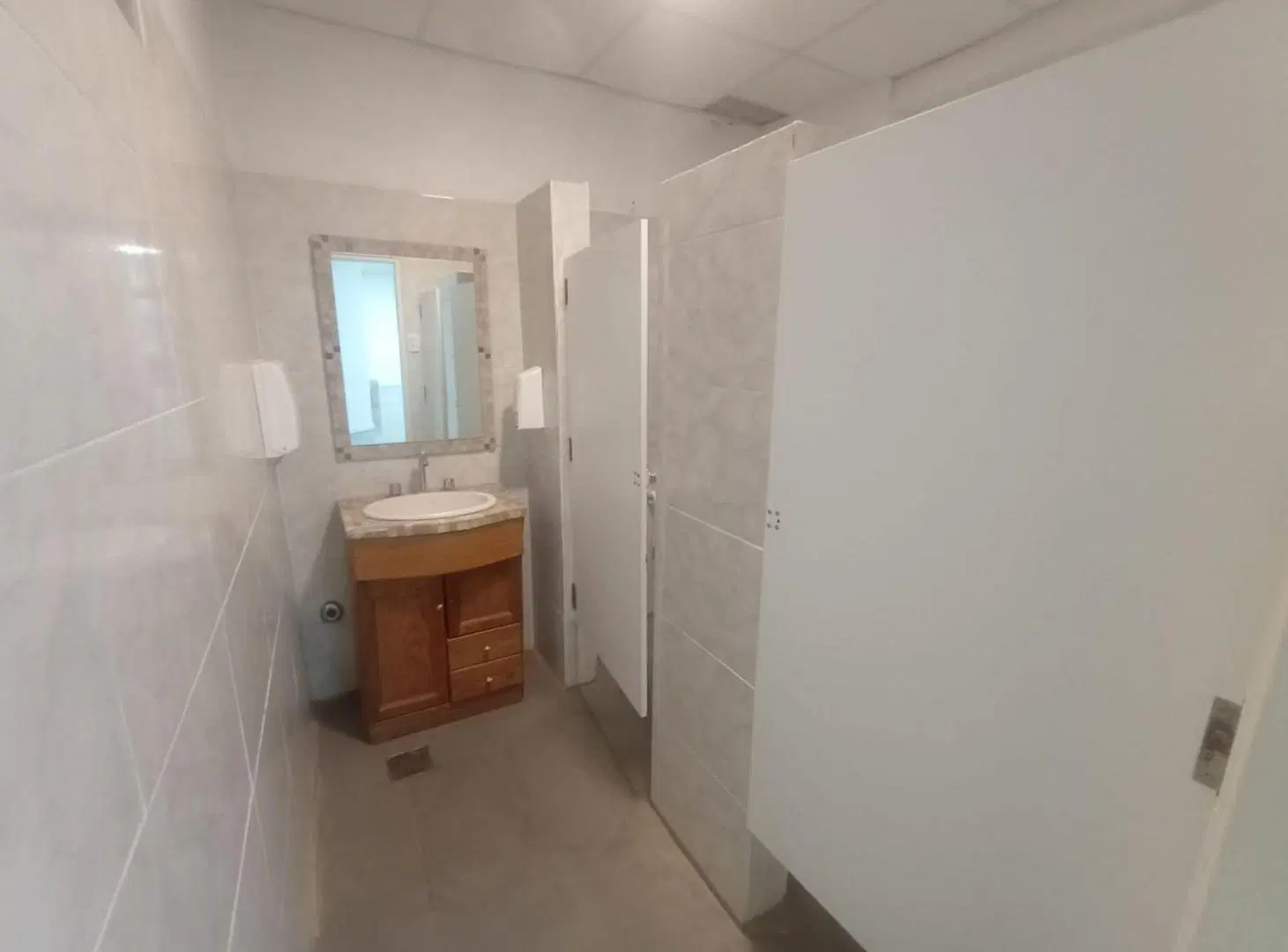 LOCAL COMERCIAL EN ALQUILER EN LOS HORNOS LA PLATA 7
