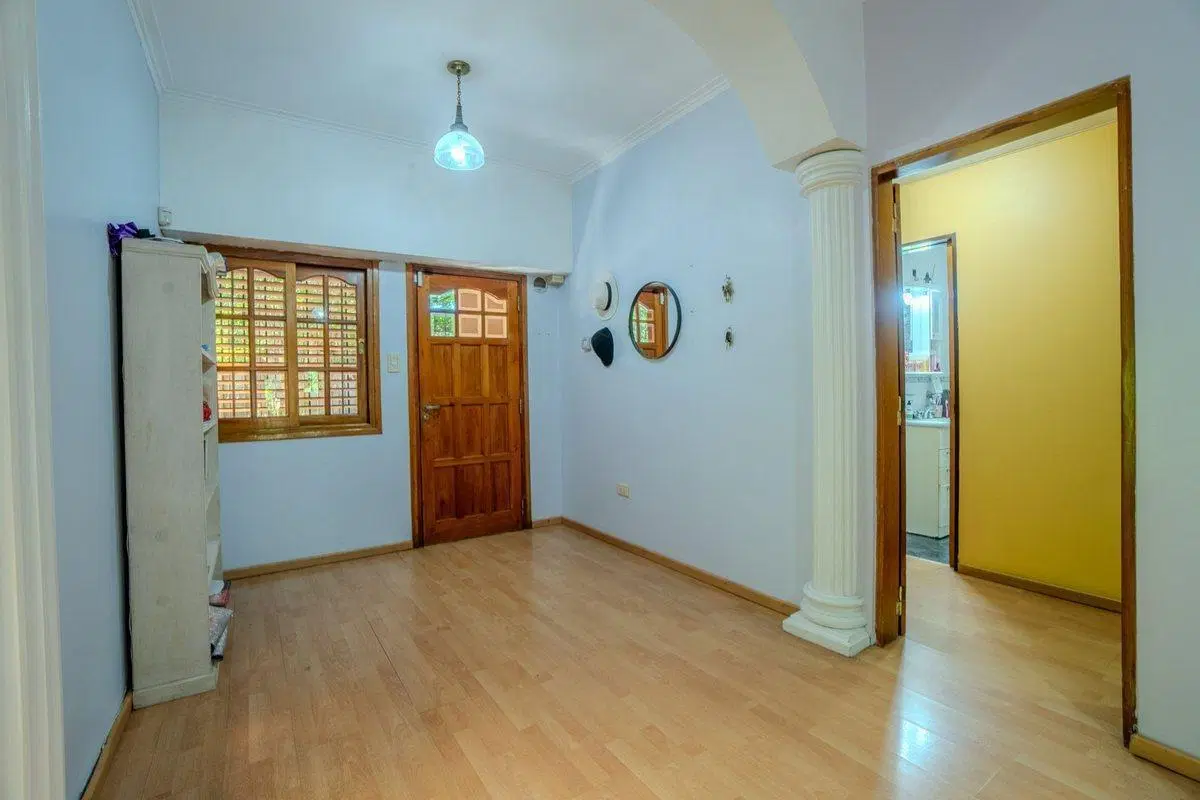 CASA EN VENTA LA PLATA 2 DORMITORIOS Y PARQUE 5