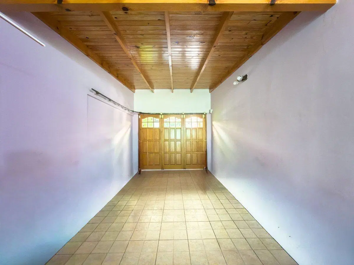 CASA EN VENTA LA PLATA 2 DORMITORIOS Y PARQUE 3
