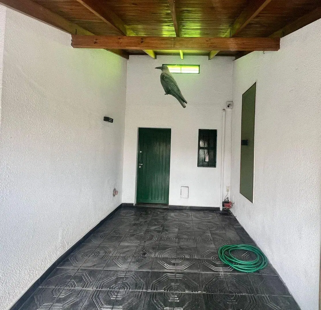 CASA EN VENTA LA PLATA 2 DORMITORIOS 5