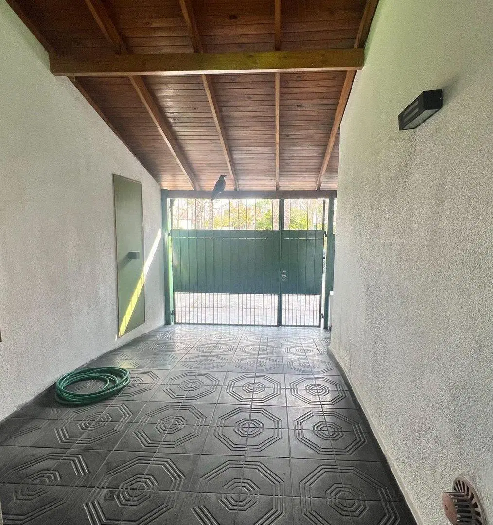 CASA EN VENTA LA PLATA 2 DORMITORIOS 2
