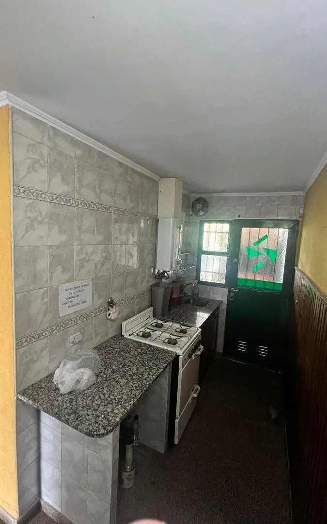 CASA EN VENTA LA PLATA 2 DORMITORIOS 4