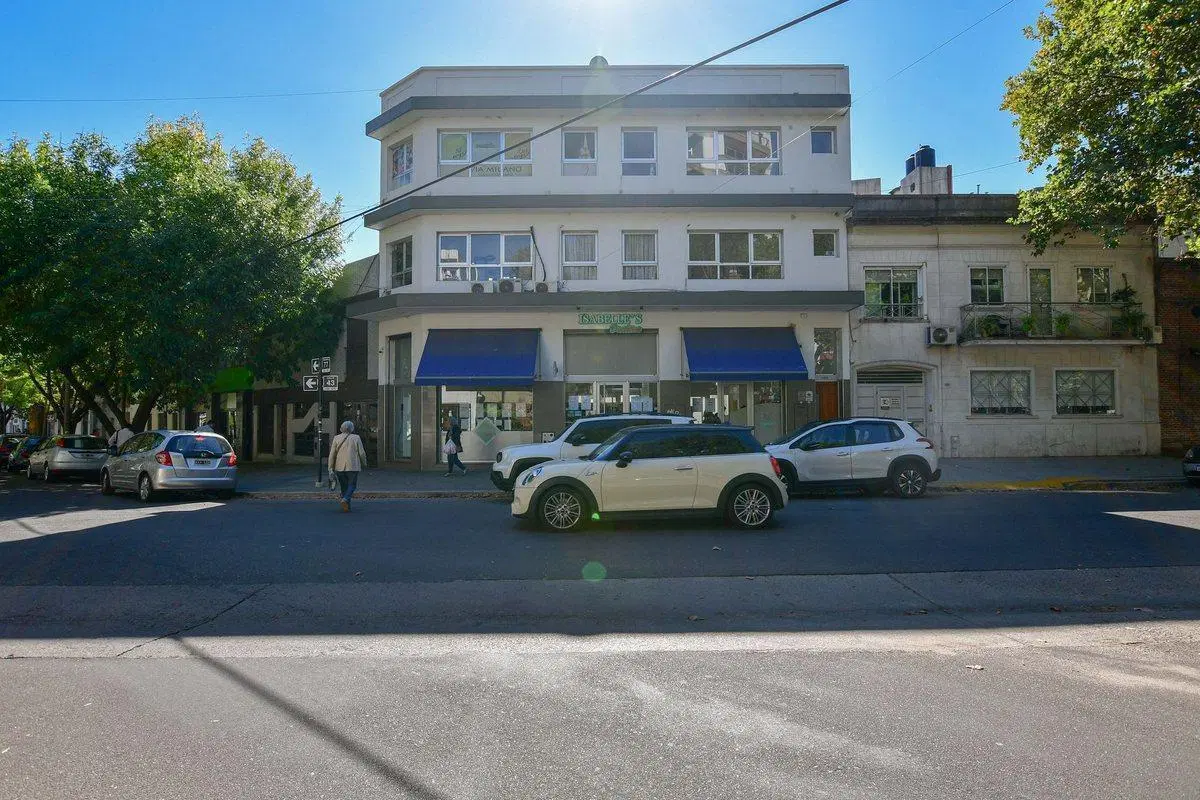 LOCAL Y OFICINAS EN VENTA EN LA PLATA APTO BANCO 4