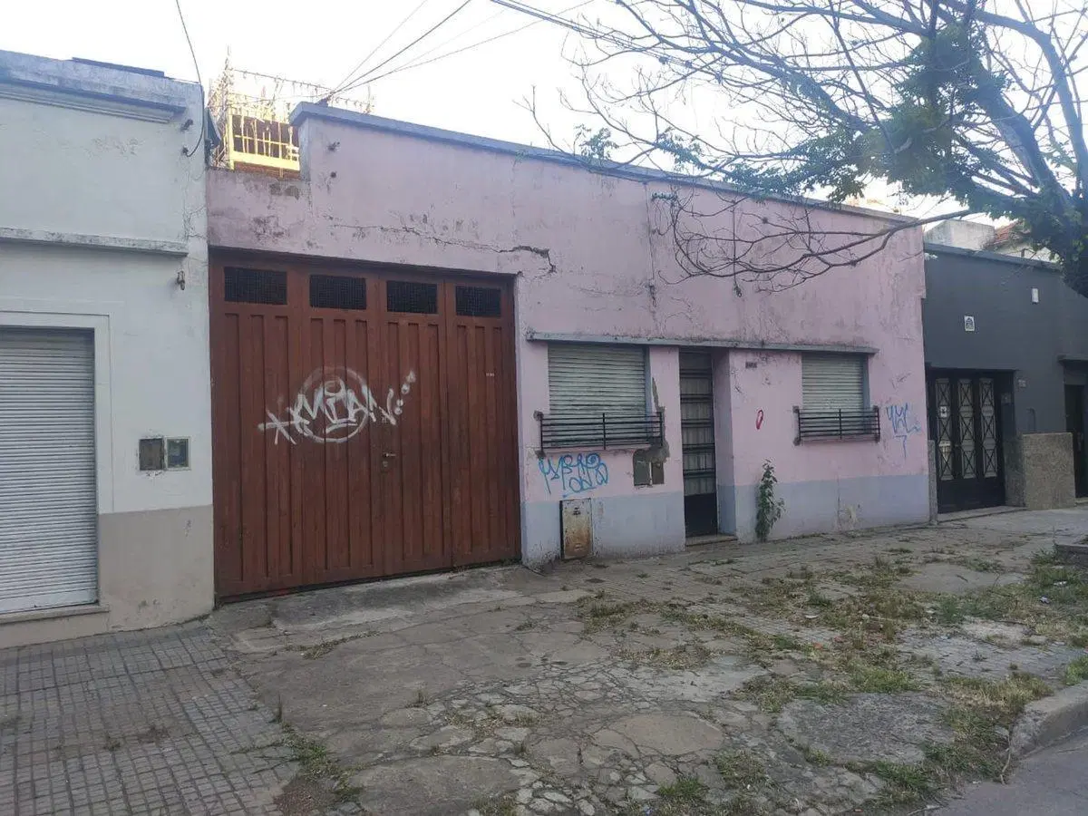 LOTE EN VENTA LA PLATA U/C2 10x30 3