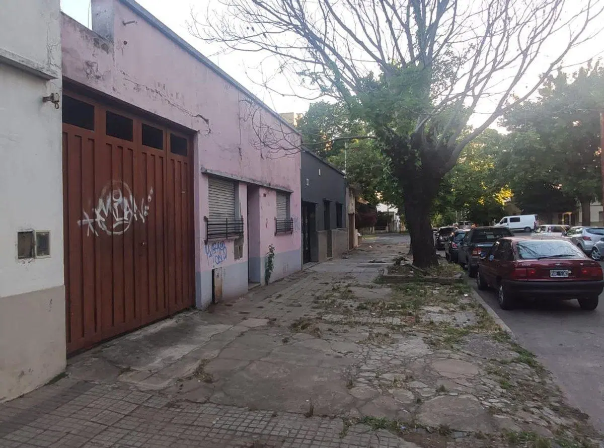 LOTE EN VENTA LA PLATA U/C2 10x30 2