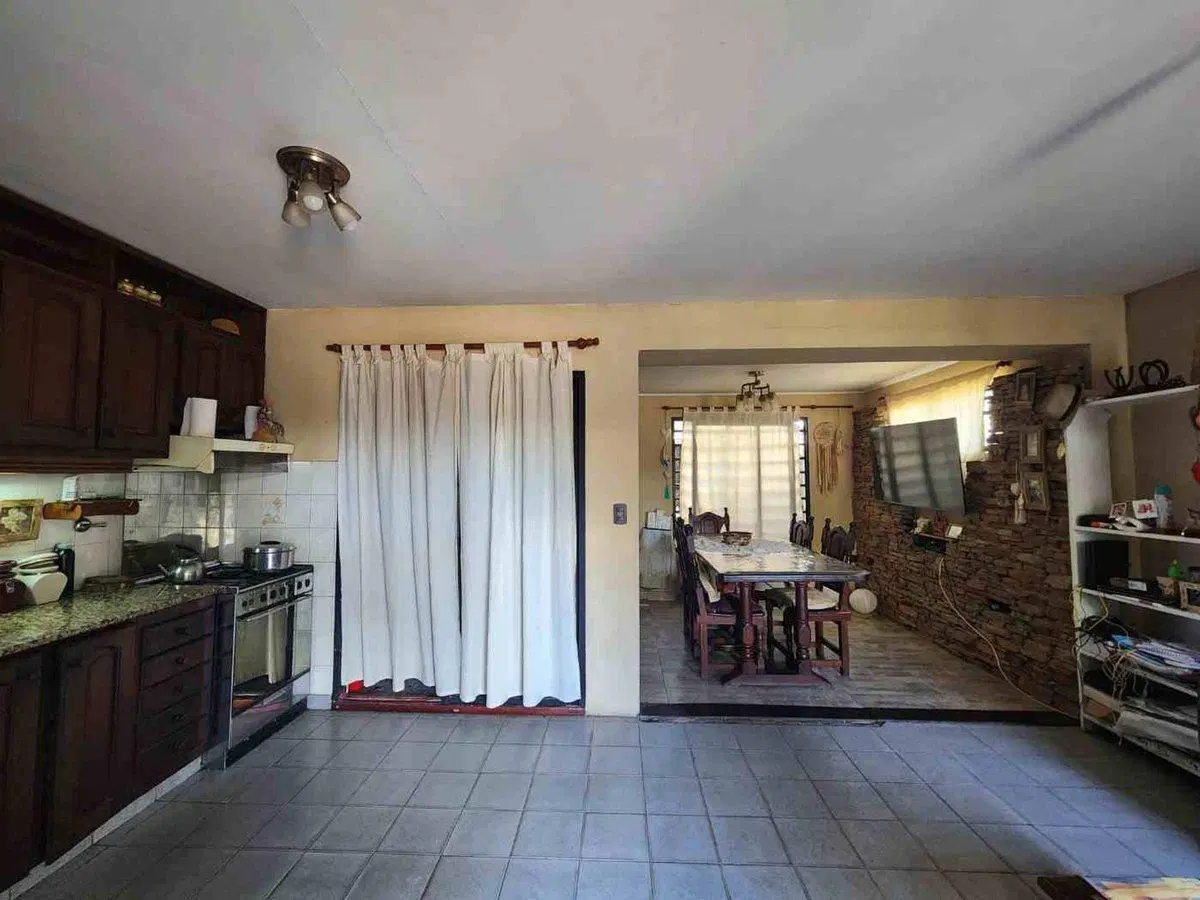 DÚPLEX EN VENTA BERISSO 3 DORMITORIOS Y COCHERA 5