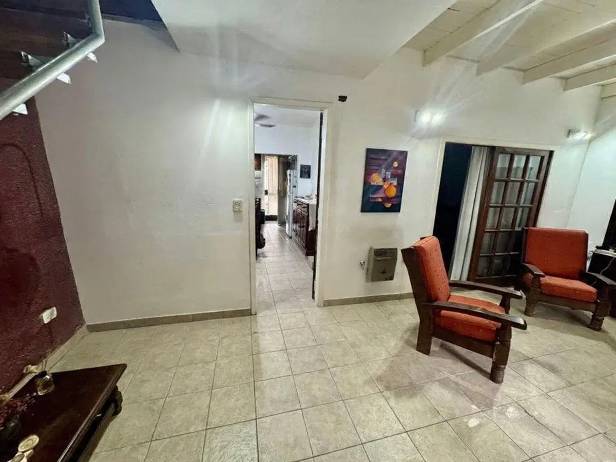 CASA PH EN VENTA LA PLATA 2/3 DORMITORIOS JARDIN 2