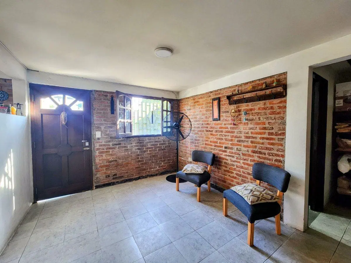 CASA EN VENTA CITY BELL 2 DORMITORIOS Y PARQUE 3