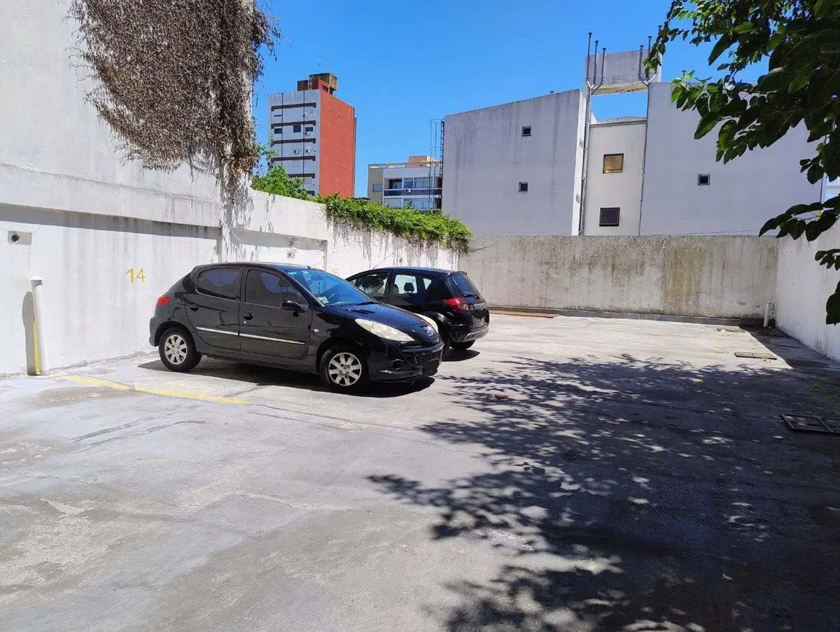 Cochera en venta, La Plata 8