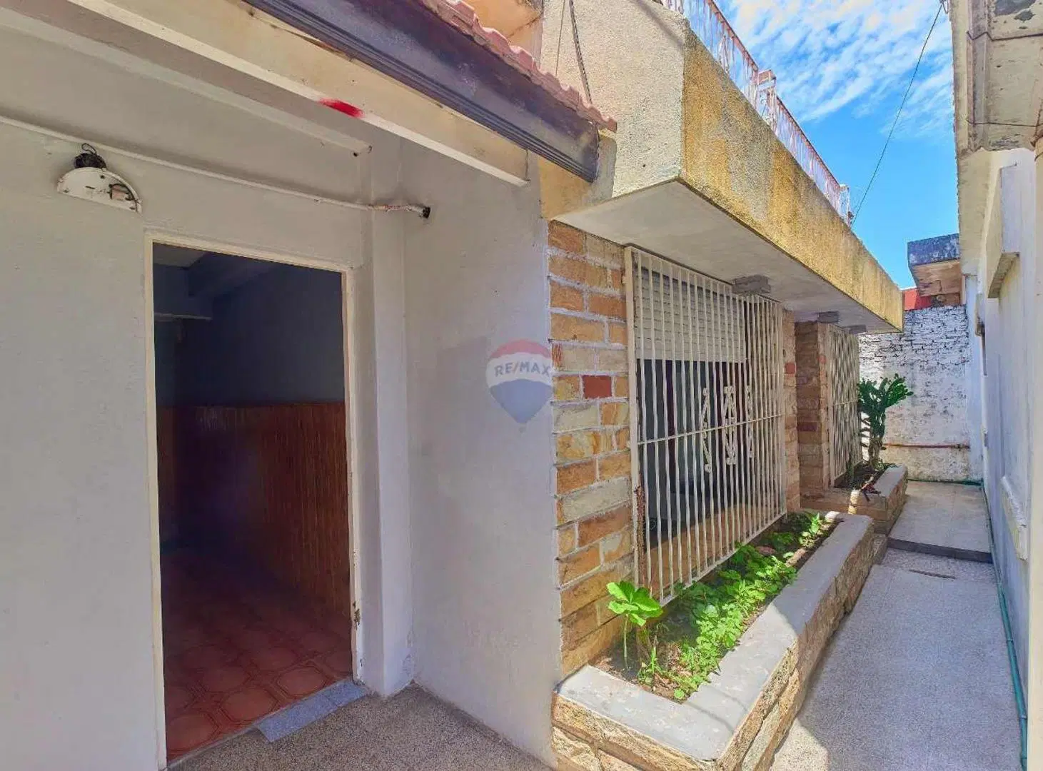 PH EN VENTA BERAZATEGUI 3 AMBIENTES COCHERA 2
