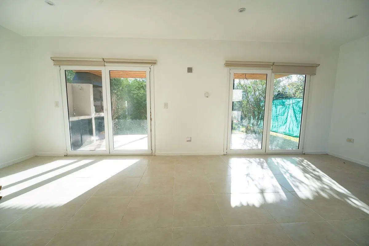 DÚPLEX EN VENTA GONNET 2 DORMITORIOS CON COCHERA 3