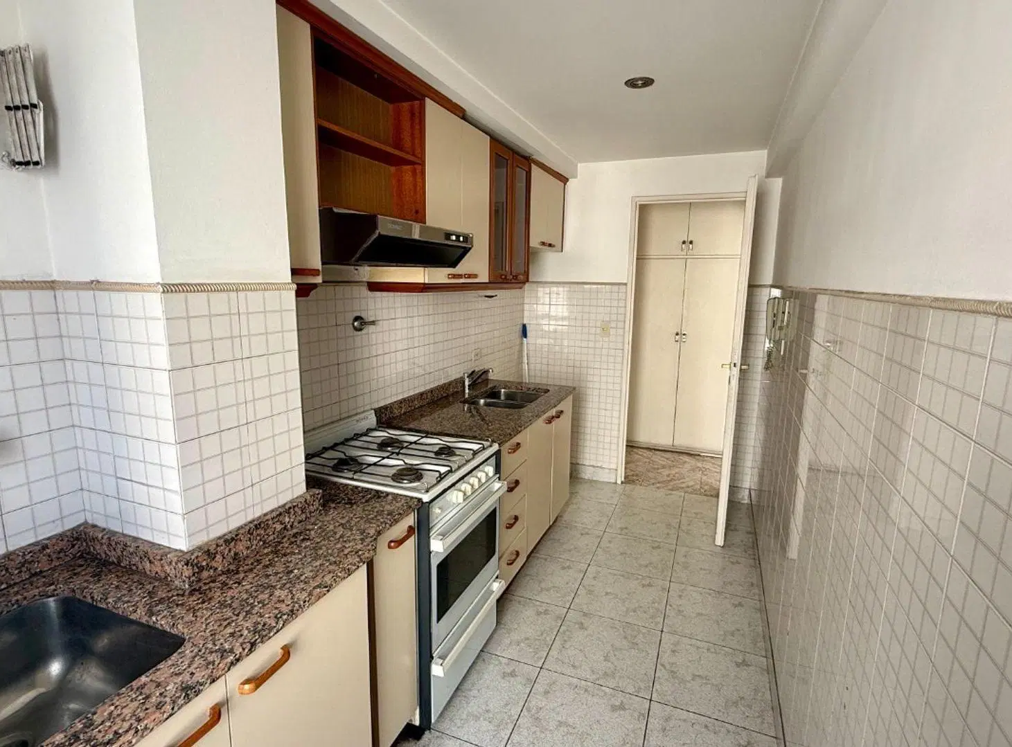 DEPARTAMENTO EN ALQUILER 2 AMBIENTES CON BALCON 3