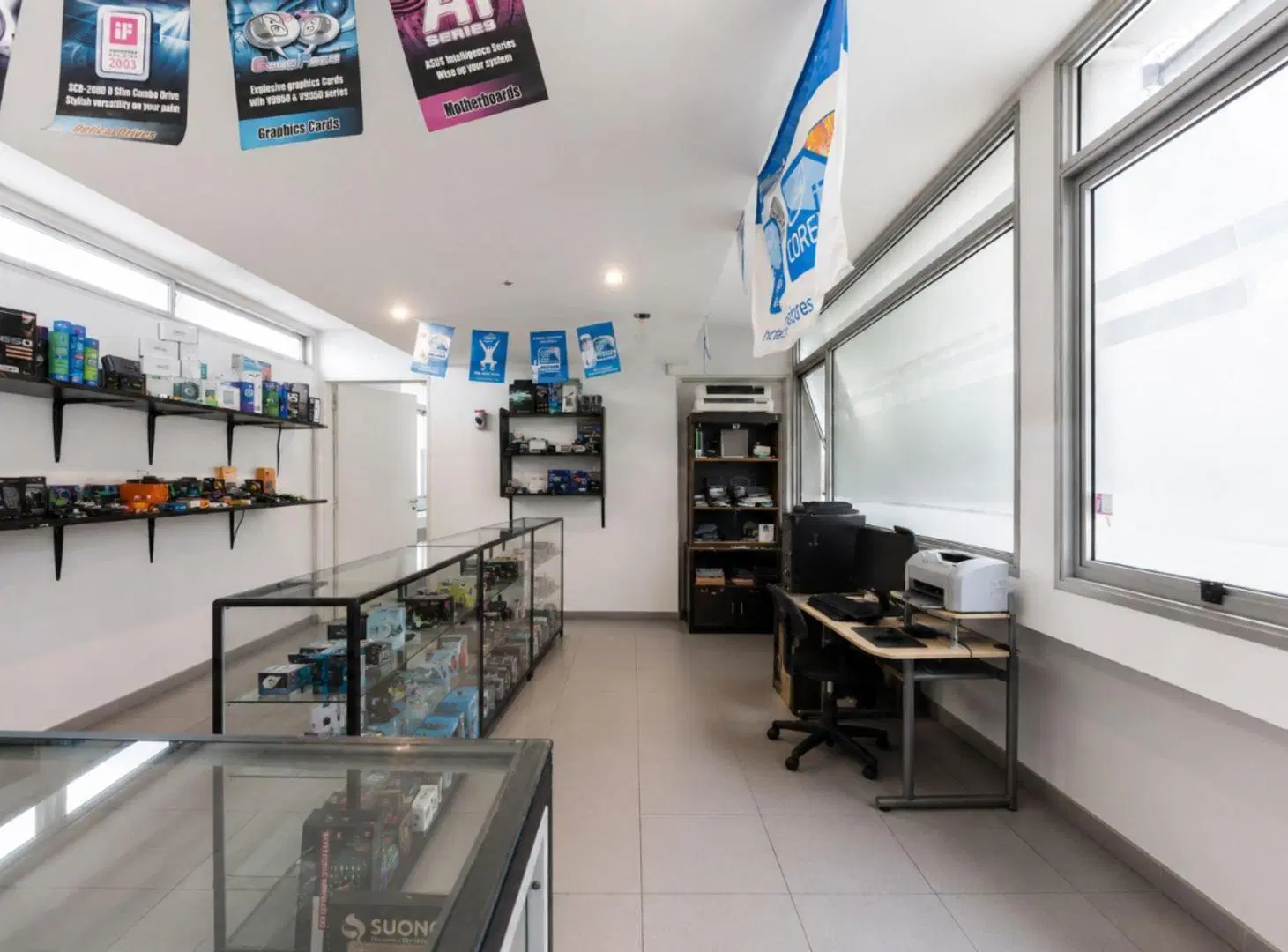 Local en venta en La Plata con cochera 5