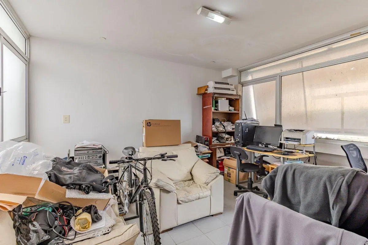Local en venta en La Plata con cochera 8