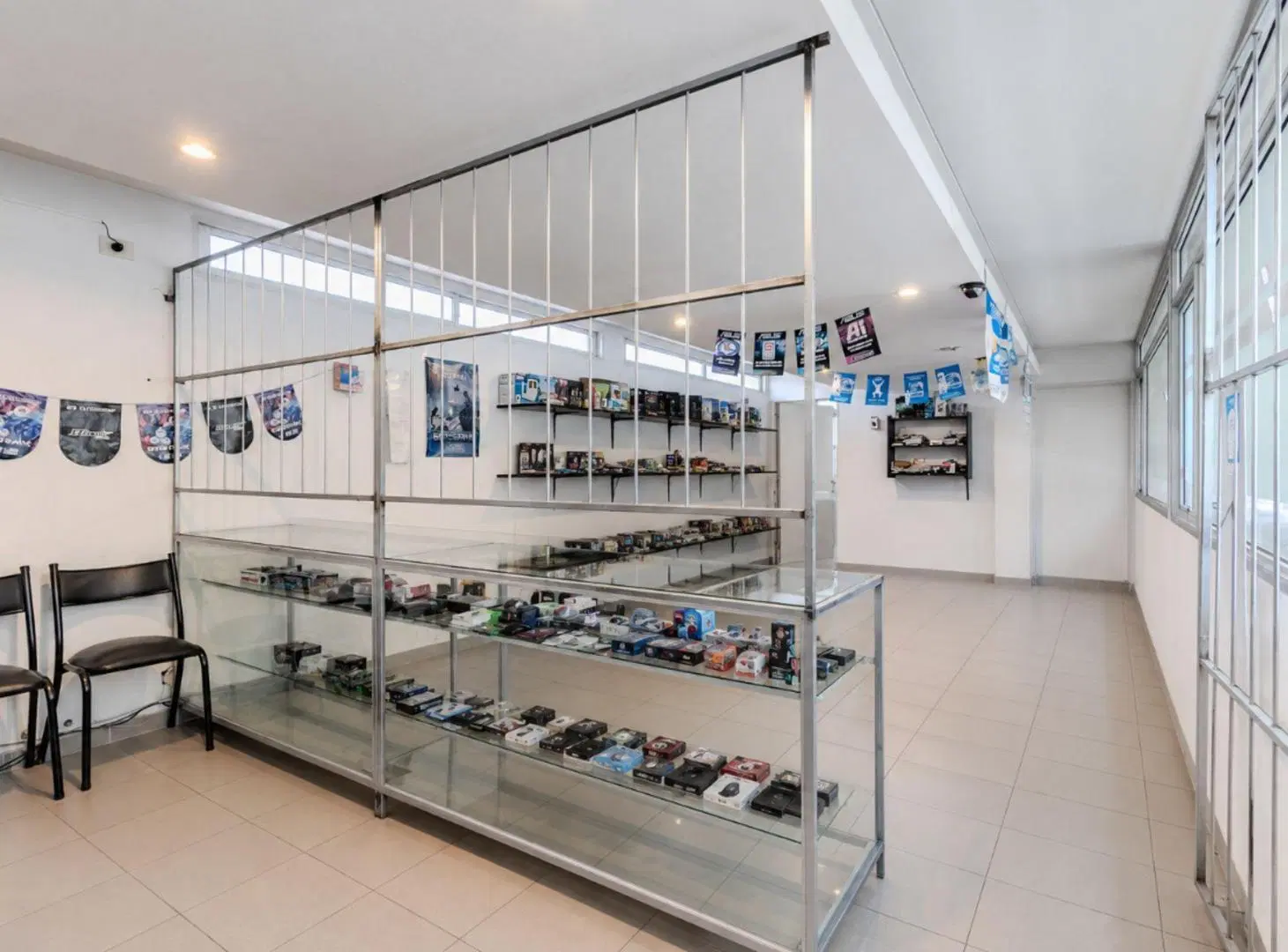 Local en venta en La Plata con cochera 2