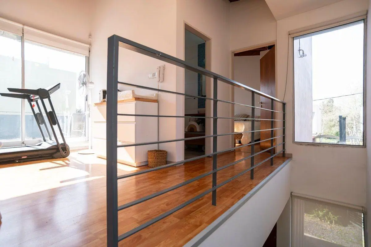 CASA EN VENTA  EN CITY BELL 3 DORMITORIOS 4