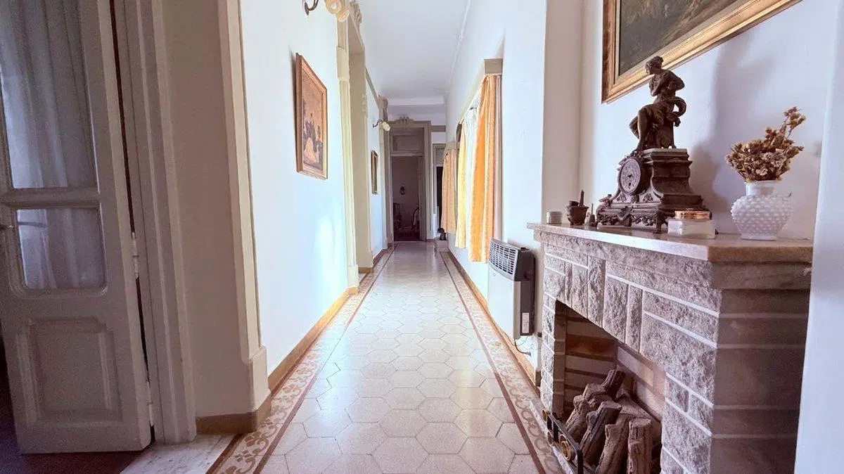 CASA EN VENTA LA PLATA 3 DORMITORIOS Y TERRAZA 5