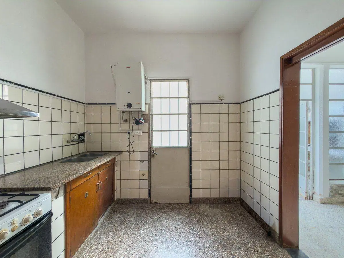 Casa Venta La Plata comercial profesional cochera 4
