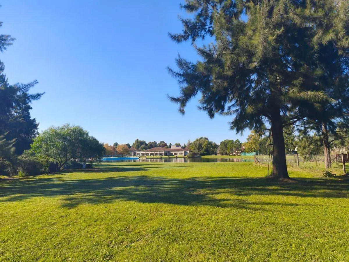 LOTE EN VENTA FRENTE A LA LAGUNA MIRALAGOS RUTA 2 5